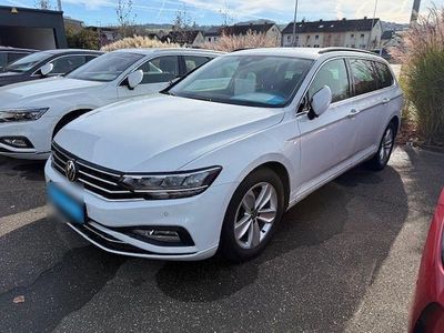 Gebraucht VW Passat 200 PS (147 kW) 2023 Weiß Kombi