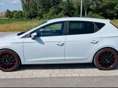 Gebraucht Seat Leon Ecomotive 140 PS (102 kW) 2013 Weiß Limousine