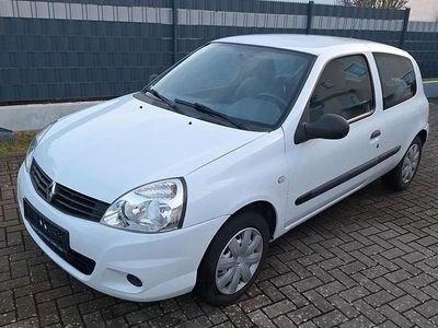 Second-hand Renault Clio II Campus 68 CP (50 kW) 2010 Alb Hatchback