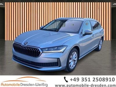 Gebraucht Skoda Superb Selection 150 PS (110 kW) 2025 Pebble silber metallic Kombi