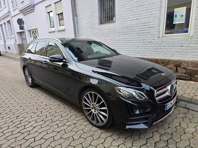 Gebraucht Mercedes E220 AMG line 194 PS (142 kW) 2017 Schwarz Limousine