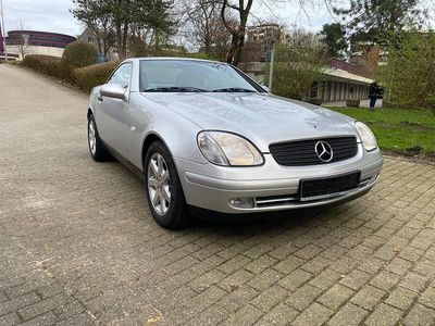Silber Gebraucht 1999 Mercedes SLK200 Cabrio | 11.190 €
