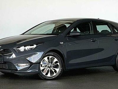 Neu Kia Ceed 140 PS (102 kW) 2025 Grau Kleinwagen