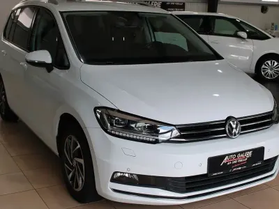 Gebraucht VW Touran Sound 150 PS (110 kW) 2017 Pure white Van / Kleinbus
