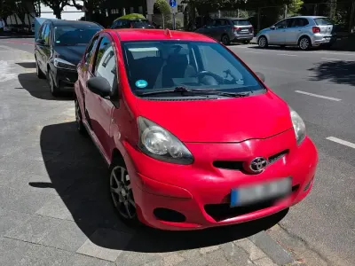 Second-hand Toyota Aygo 68 CP (50 kW) 2008 Roșu Hatchback
