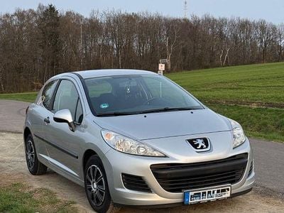 Gebraucht Peugeot 207 Filou 73 PS (53 kW) 2010 Grau Limousine