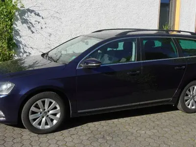 Gebraucht VW Passat Comfortline 140 PS (102 kW) 2012 Blau Kombi