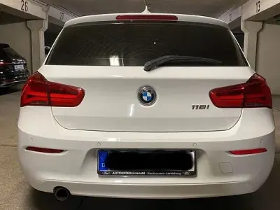 Gebraucht BMW 118 Sport Line 136 PS (100 kW) 2018 Silber Kleinwagen