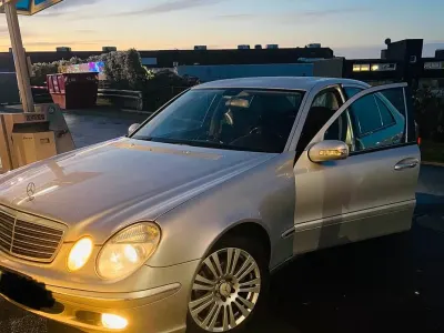 Gebraucht Mercedes E220 150 PS (110 kW) 2005 Grau Limousine