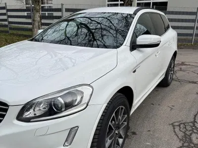 Gebraucht Volvo XC60 Momentum 181 PS (133 kW) 2014 Weiß SUV