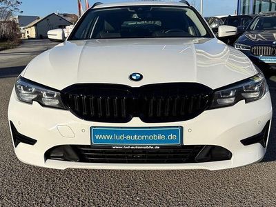 Gebraucht BMW 318 Advantage 150 PS (110 kW) 2022 Weiß Limousine