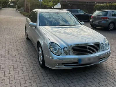 Gebraucht Mercedes E200 Avantgarde 163 PS (119 kW) 2003 Silber Limousine