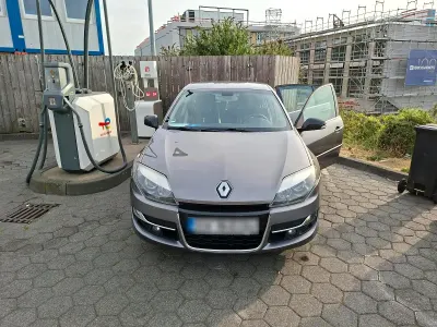 Gebraucht Renault Laguna III 131 PS (96 kW) 2013 Grau Limousine