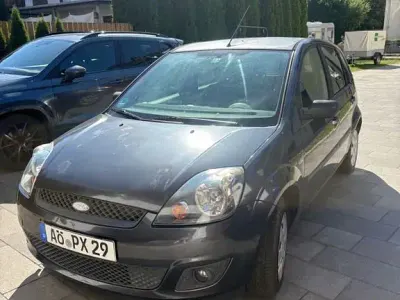 Gebraucht Ford Fiesta Ambiente 80 PS (58 kW) 2007 Grau Kleinwagen