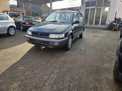 Gebraucht Mitsubishi Space Runner 82 PS (60 kW) 1996 Schwarz Van / Kleinbus
