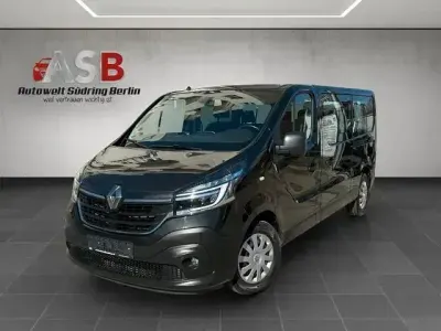 Begagnad Renault Trafic Life 170 HK (125 kW) 2021 Svart Minibuss