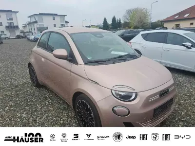 Gebraucht Fiat 500e Icon 86 kW (118 PS) 2022 Gold Kleinwagen