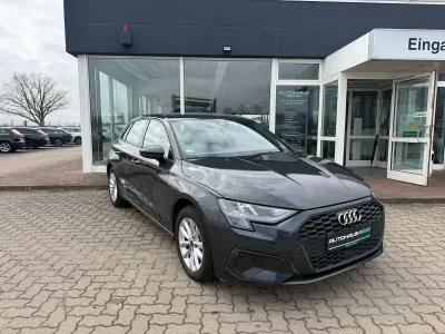 Gebraucht Audi A3 Ambiente 116 PS (85 kW) 2022 Grau Limousine