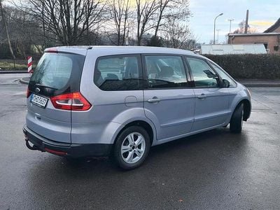 Grau Gebraucht 2013 Ford Galaxy Van / Kleinbus | 5.800 € (Fairer Preis)
