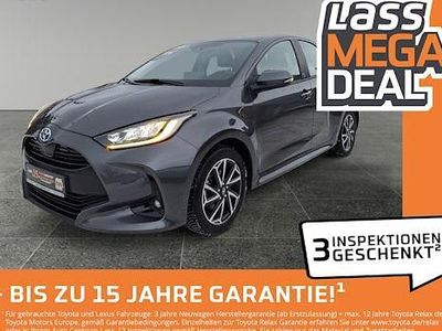 Gebraucht Toyota Yaris Hybrid Team 116 PS (85 kW) 2022 Grau Limousine