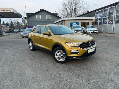 Second-hand VW T-Roc 116 CP (85 kW) 2019 Galben SUV