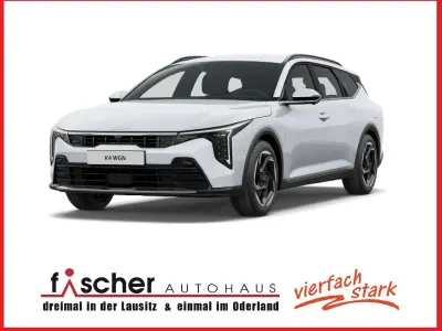 Neu Kia K4 Spirit 150 PS (110 kW) 2026 Snow white pearleffekt Kombi