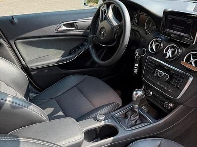 Usata Mercedes A180 122 CV (89 kW) 2012 Bianco Utilitaria