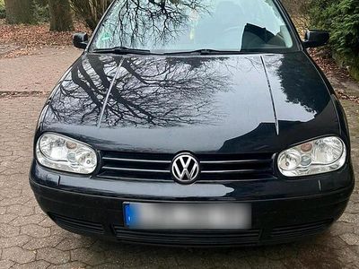 Schwarz Gebraucht 2003 VW Golf IV Kleinwagen | 1.950 € (Fairer Preis)