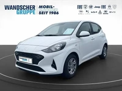 Gebraucht Hyundai i10 Select 63 PS (46 kW) 2024 Weißschwarz Kleinwagen