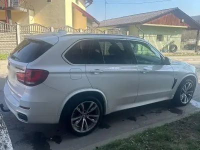 Gebraucht BMW X5 M50 Sport Line 381 PS (280 kW) 2015 Weiß SUV