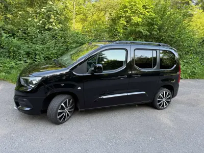 Gebraucht Opel Combo Life Ultimate 131 PS (96 kW) 2022 Schwarz Kombi