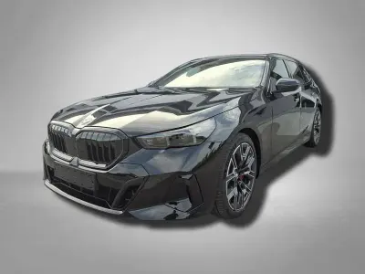 Gebraucht BMW 540 M Sport 286 PS (210 kW) 2026 Saphirschwarz metallic Kombi