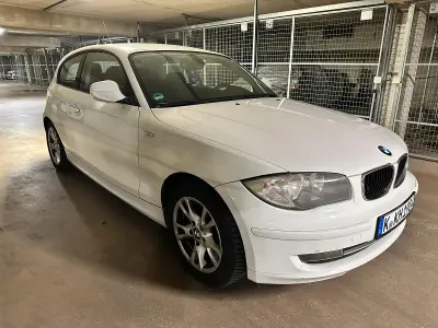 Gebraucht BMW 116 122 PS (89 kW) 2012 Weiß Kleinwagen