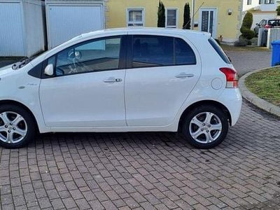 Gebraucht Toyota Yaris Edition 100 PS (73 kW) 2011 Weiß Kleinwagen