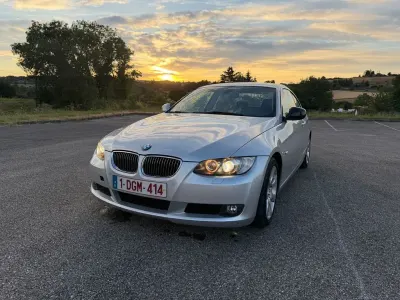 Gebraucht BMW 325 Sport Line 281 PS (206 kW) 2010 Grau
