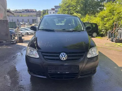 Gebraucht VW Fox Basis 54 PS (39 kW) 2008 Schwarz Kleinwagen