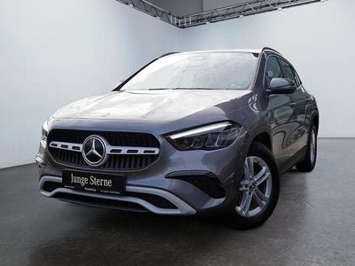 Gebraucht Mercedes GLA200 163 PS (119 kW) 2024 Graulack mountaingrau (metallic) SUV