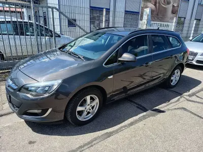 Gebraucht Opel Astra Selection 131 PS (96 kW) 2013 Grau Kombi
