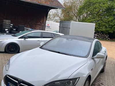 Weiß Gebraucht 2016 Tesla Model S Kleinwagen | 29.500 €