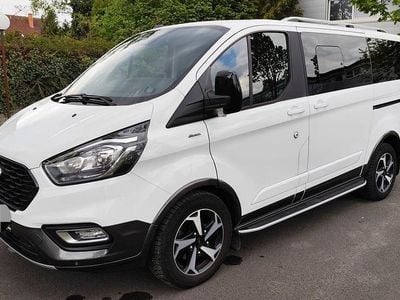 Usata Ford Tourneo Active 131 CV (96 kW) 2022 Bianco Monovolume