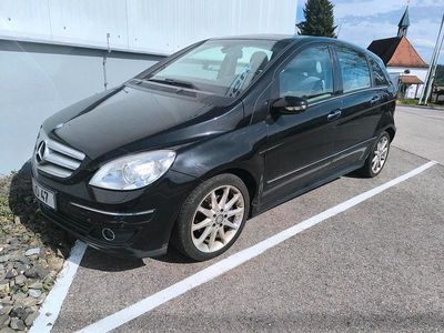 Mercedes B200