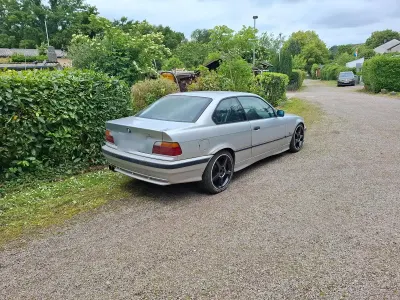Gebraucht BMW 318 Basis 140 PS (102 kW) 1991 Coupé