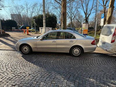 Gebraucht Mercedes E200 150 PS (110 kW) 2005 Silber Limousine