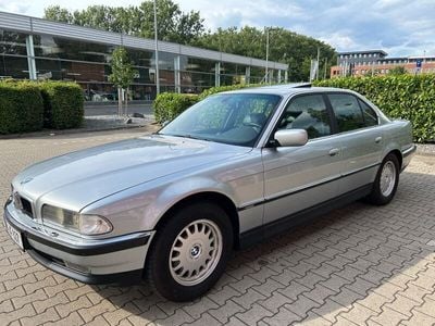 BMW 728