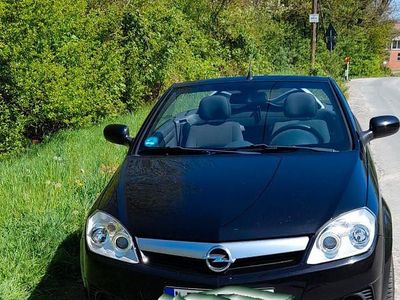 Usata Opel Tigra 90 CV (66 kW) 2007 Nero Cabrio