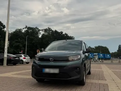 Gebraucht Opel Combo 110 PS (80 kW) 2026 Blau Van / Kleinbus