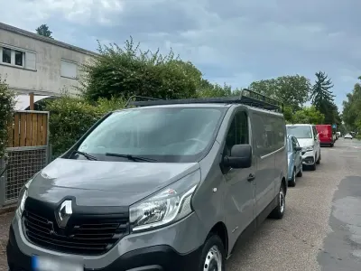 Gebraucht Renault Trafic 140 PS (102 kW) 2015 Grau Van / Kleinbus