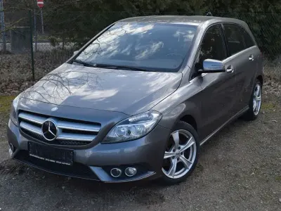 Gebraucht Mercedes B180 122 PS (89 kW) 2013 Grau Kleinwagen