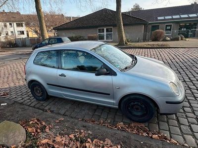 Gebraucht VW Polo 64 PS (47 kW) 2004 Silber Kleinwagen