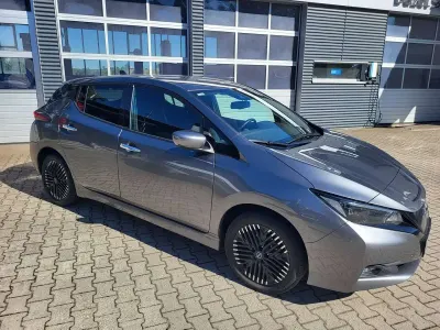 Gebraucht Nissan Leaf N-Connecta 160 kW (218 PS) 2024 Kad dark grey Kleinwagen